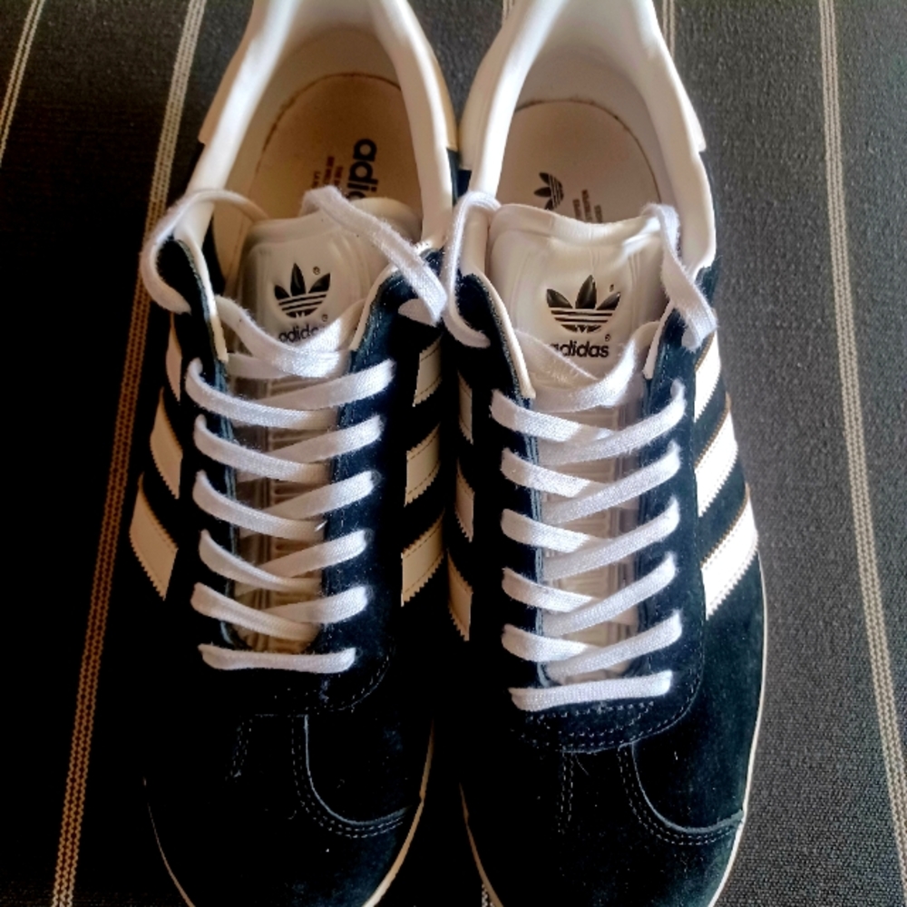 Adidas, size 9.5. Black